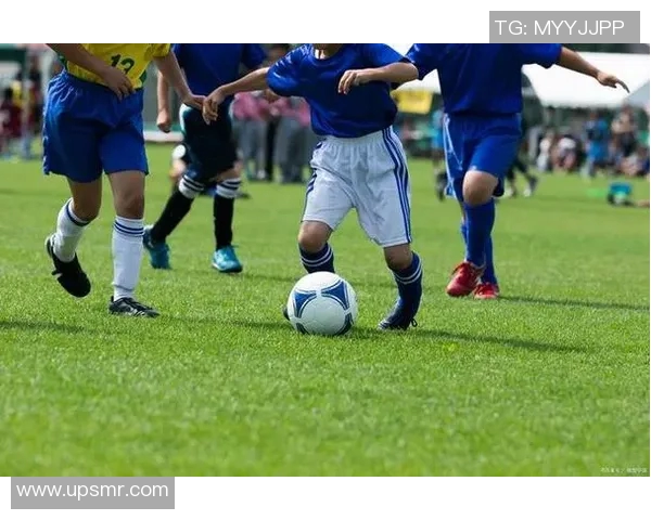 魅力足球的魅力所在：激情与技术交织的完美演绎之旅